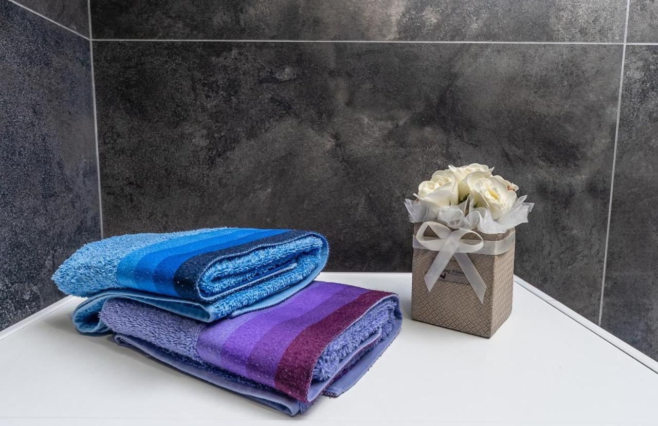 קייב Luxury Apartments Smartplaza Obolon Metro Minskai מראה חיצוני תמונה