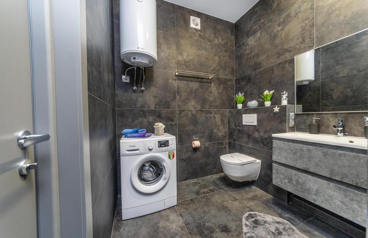 קייב Luxury Apartments Smartplaza Obolon Metro Minskai מראה חיצוני תמונה