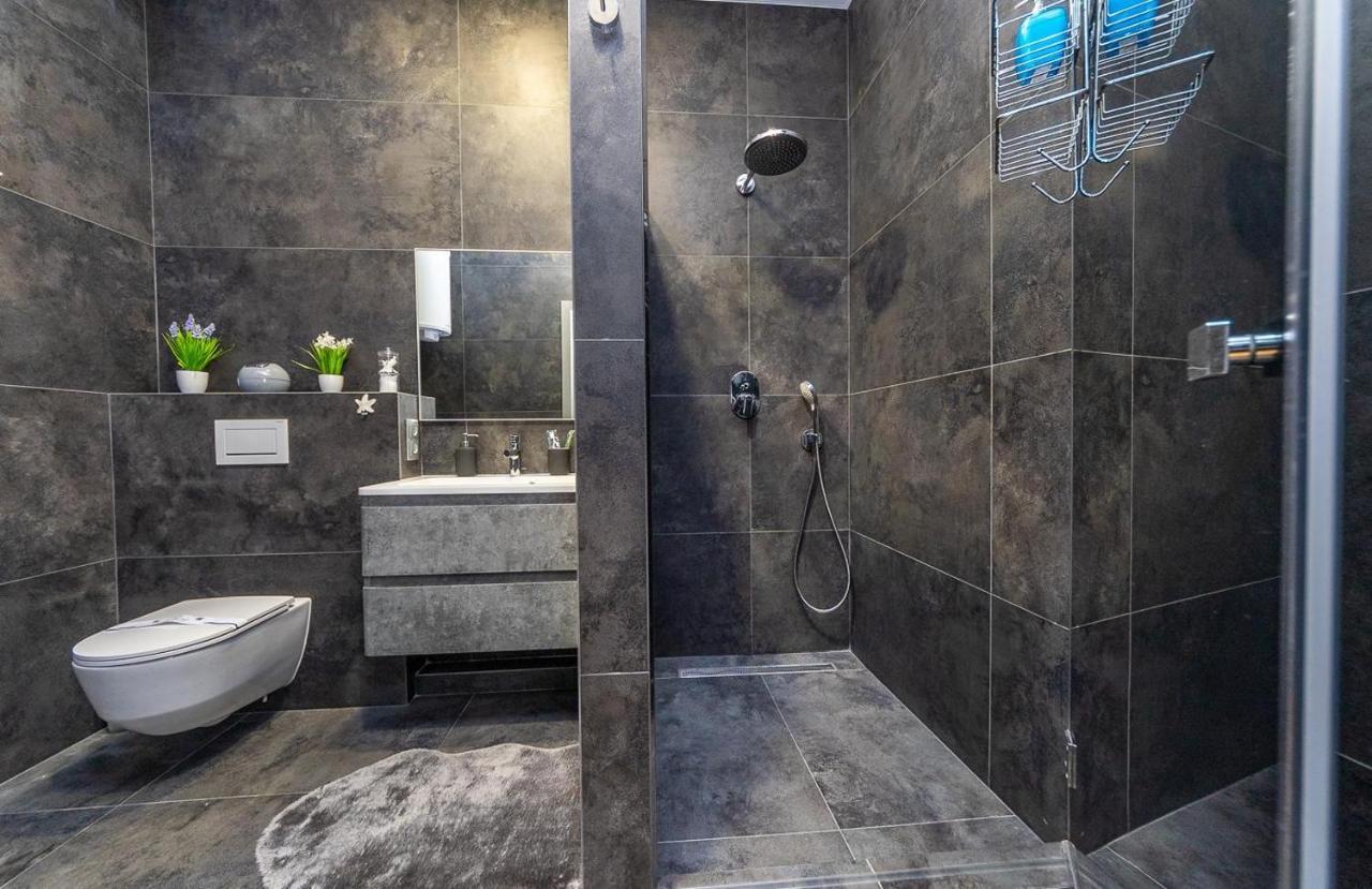 קייב Luxury Apartments Smartplaza Obolon Metro Minskai מראה חיצוני תמונה